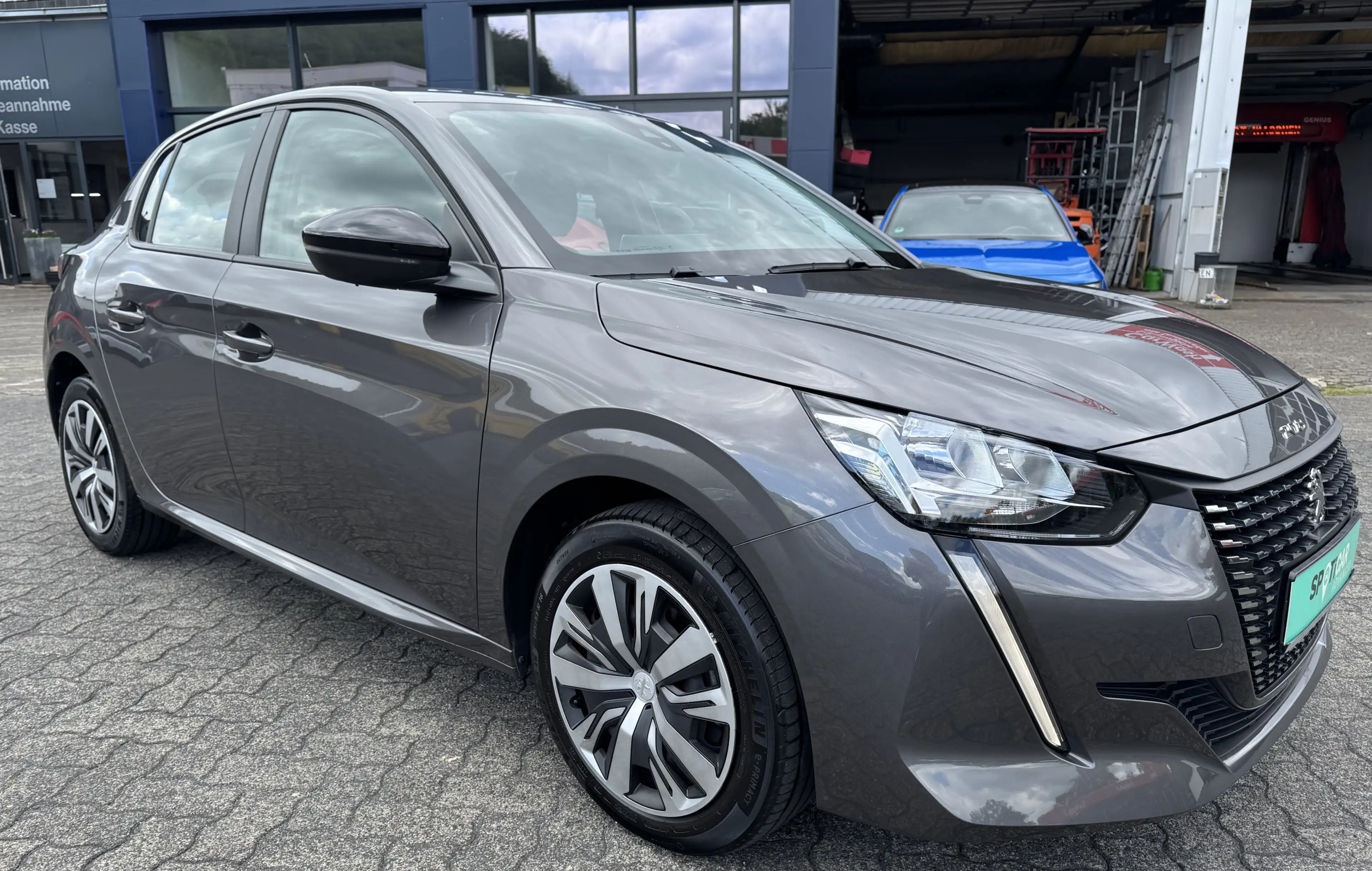 Peugeot 208 Active Pack 100PS | CarPlay | PDC-hinten | Klimaanlage — photo 4