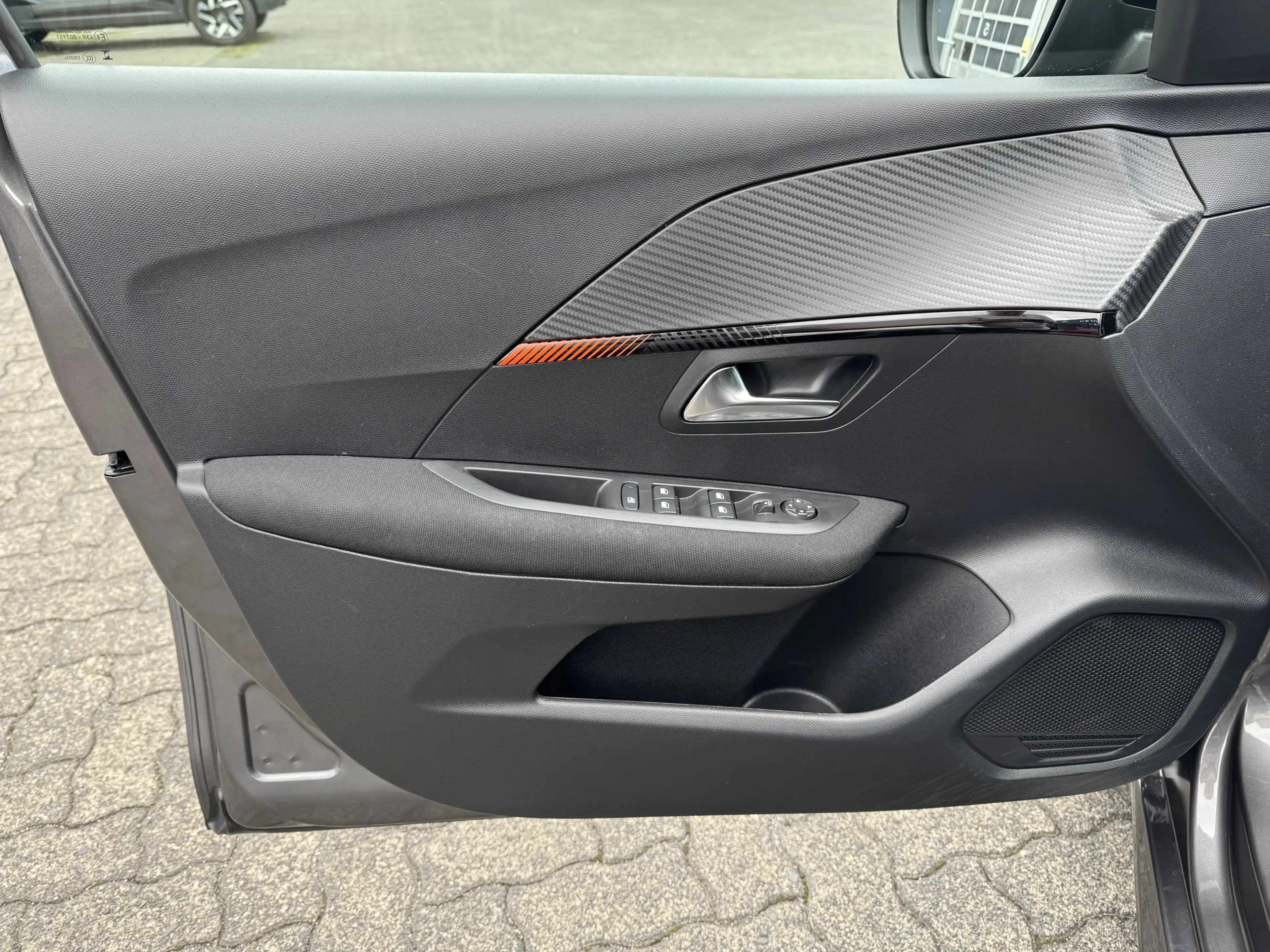 Peugeot 208 Active Pack 100PS | CarPlay | PDC-hinten | Klimaanlage — photo 13
