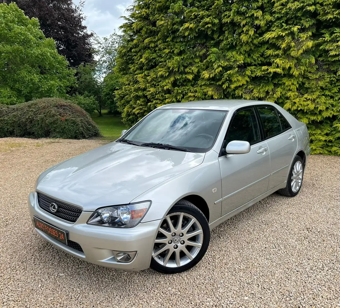 Lexus IS 200 2.0i 155 CV Sport AUTOMATIQUE PREMIER PROPRIETAIRE Silber - 1