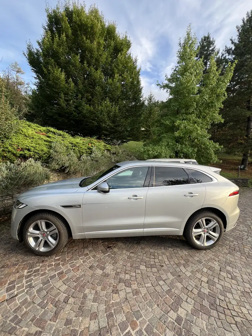 Jaguar F-Pace 2.0d i4 mhev R-Dynamic S awd 204cv auto - 1