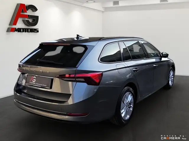 Skoda Octavia view 5