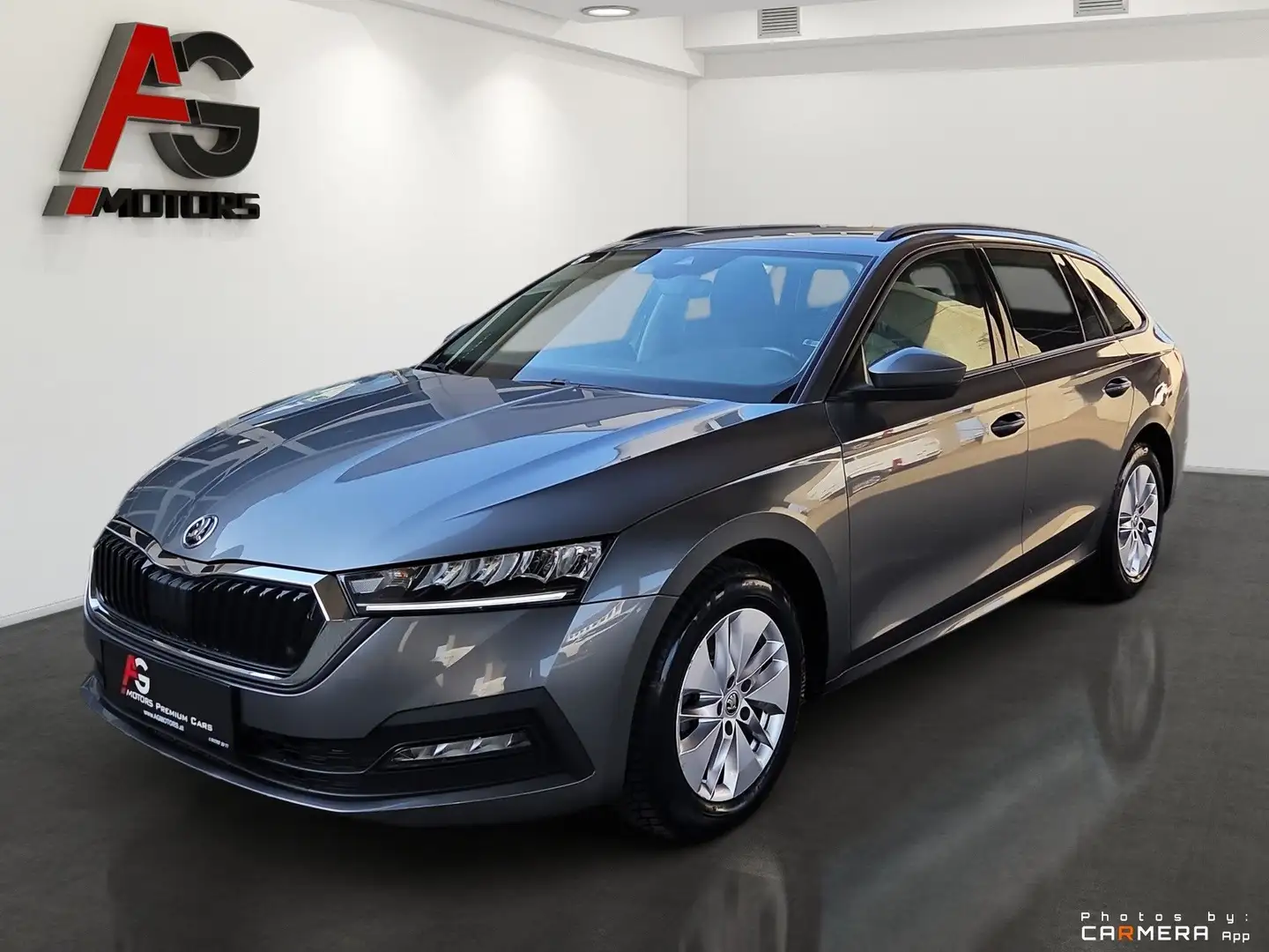 Skoda Octavia Combi 2,0 TDI Ambition DSG Grau - 1