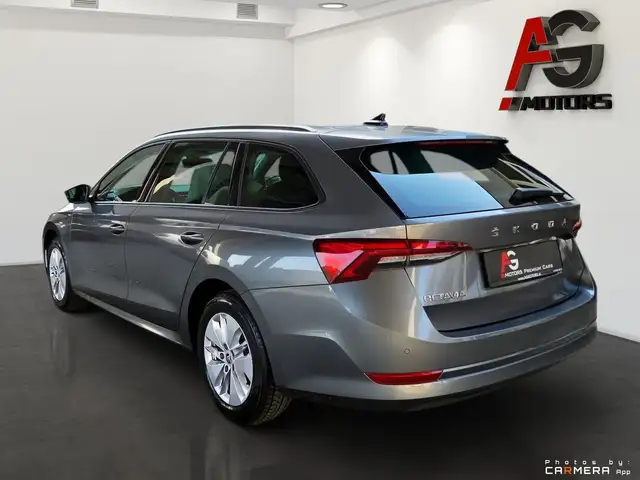 Skoda Octavia view 7