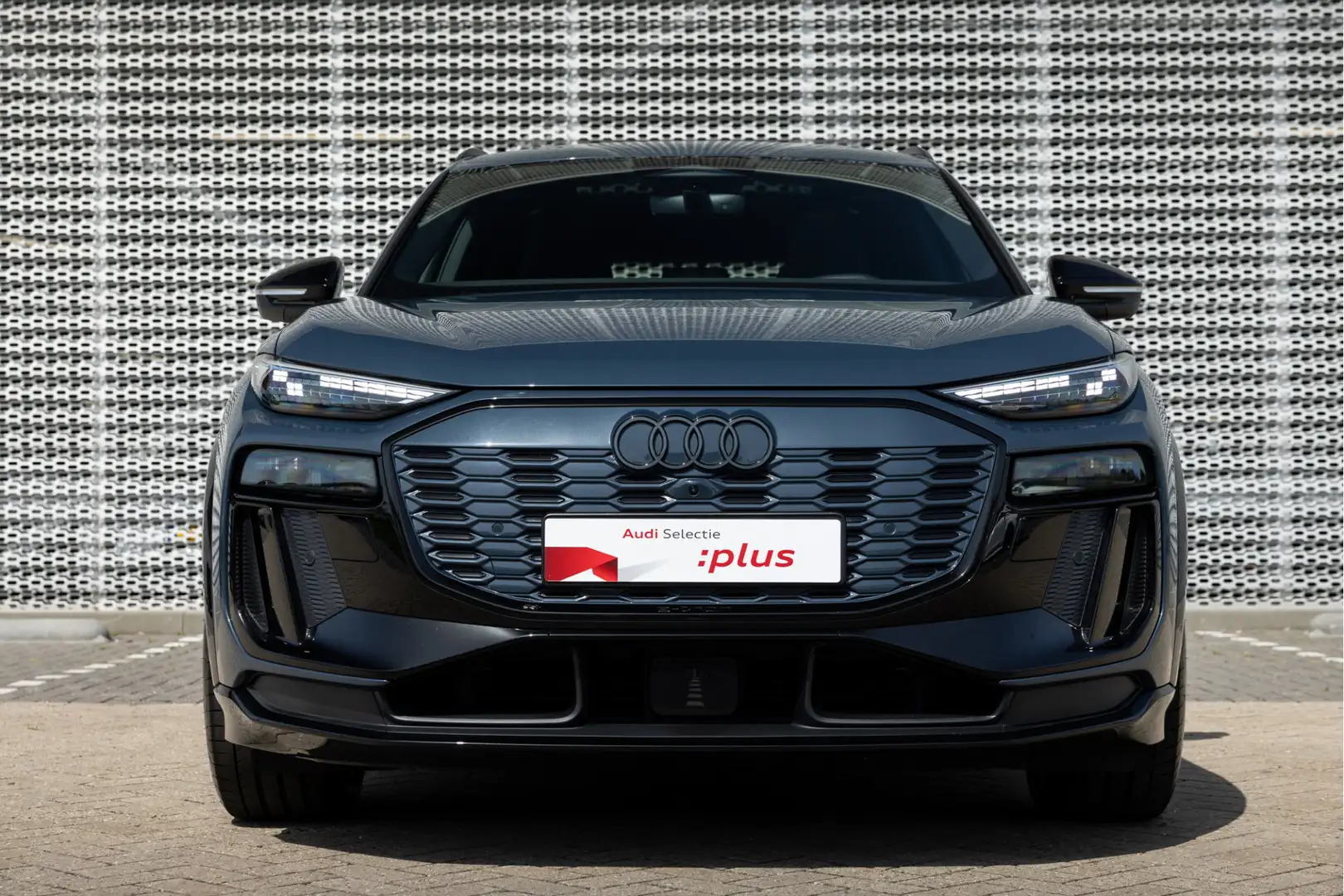 Audi SQ6 e-tron quattro 100 kWh 490PK | Panoramadak | Leder | Stoe Blau - 2
