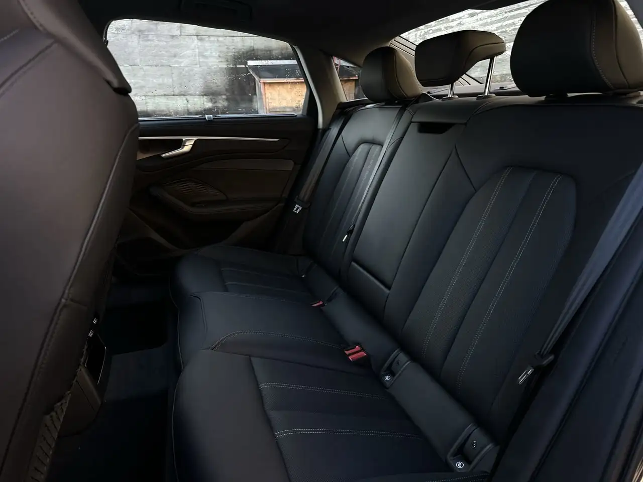 Audi A6 снимка Audi A6