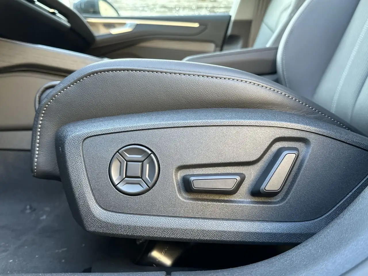 Audi A6 снимка Audi A6