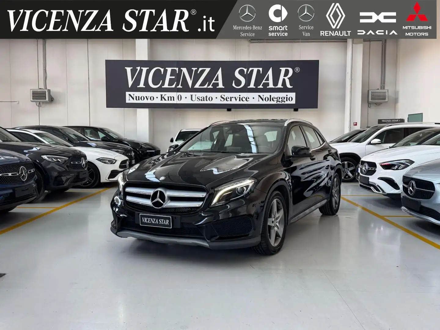 Mercedes-Benz GLA 200 d 4MATIC AMG PREMIUM AUTOMATIC Noir - 1
