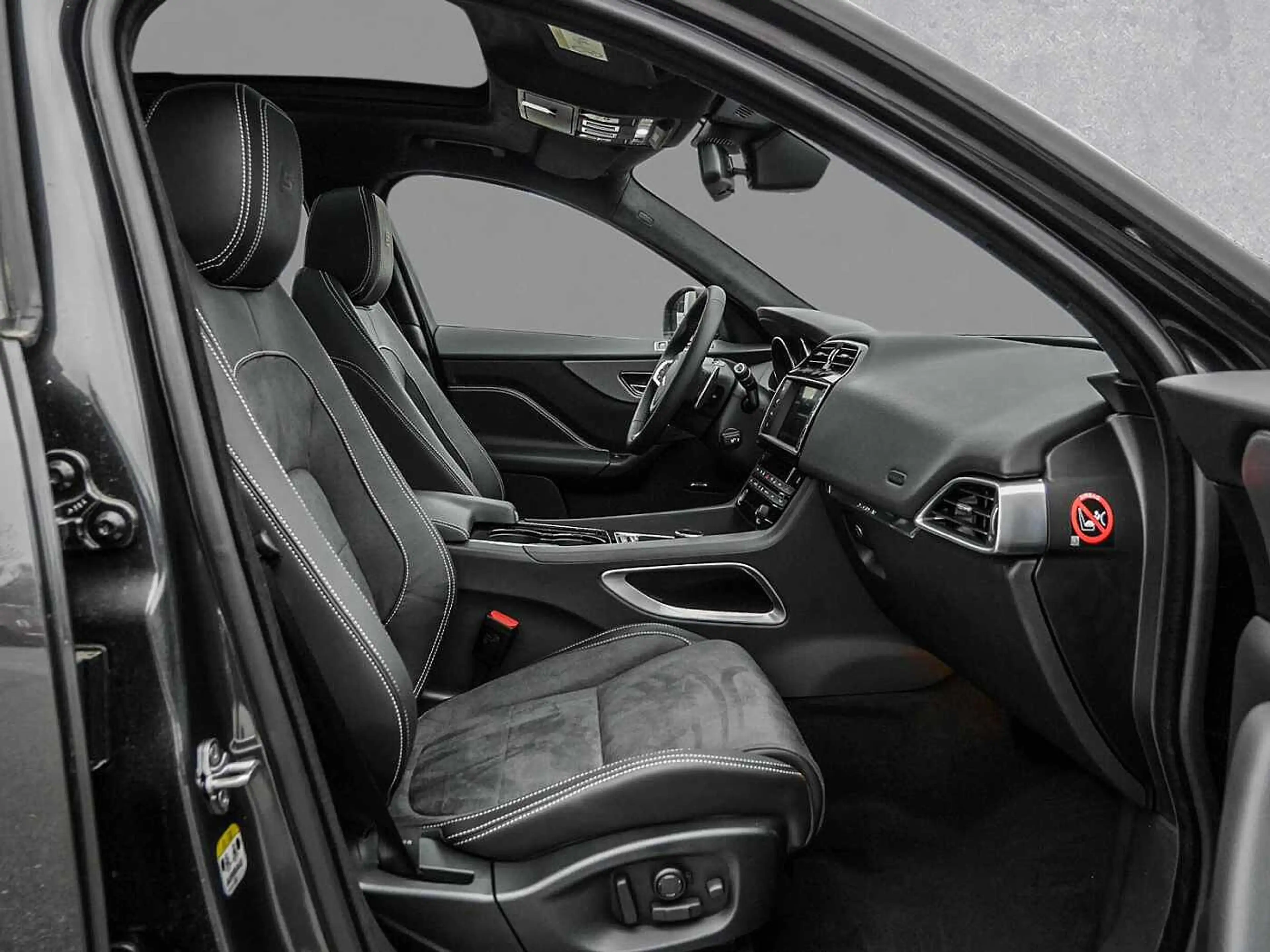 Jaguar F-Pace S 30d ANGEBOT — photo 3