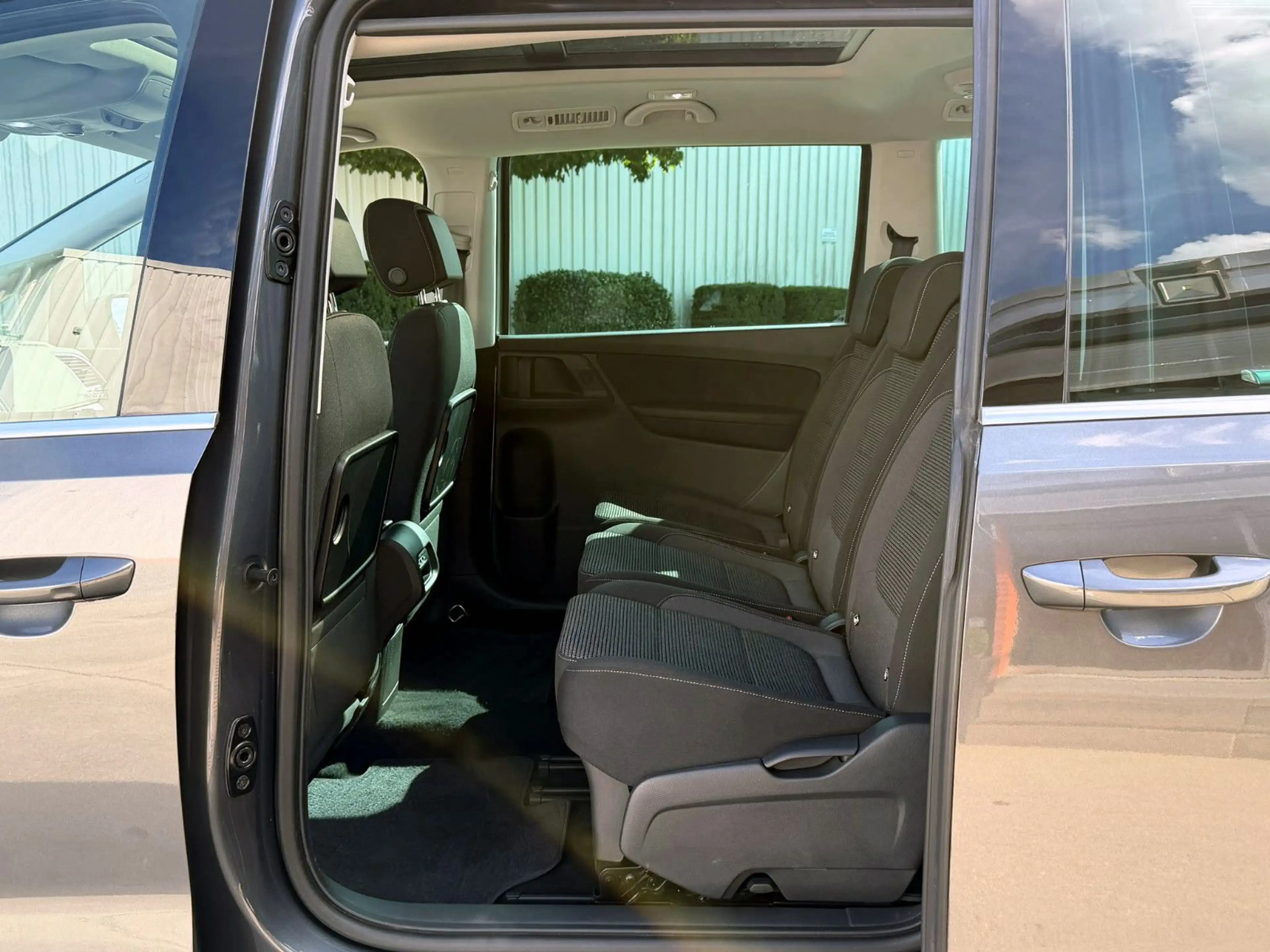 Volkswagen Sharan 1.4TSI Comfortline 7-Stz. ACC KAM AHK DCC — photo 11