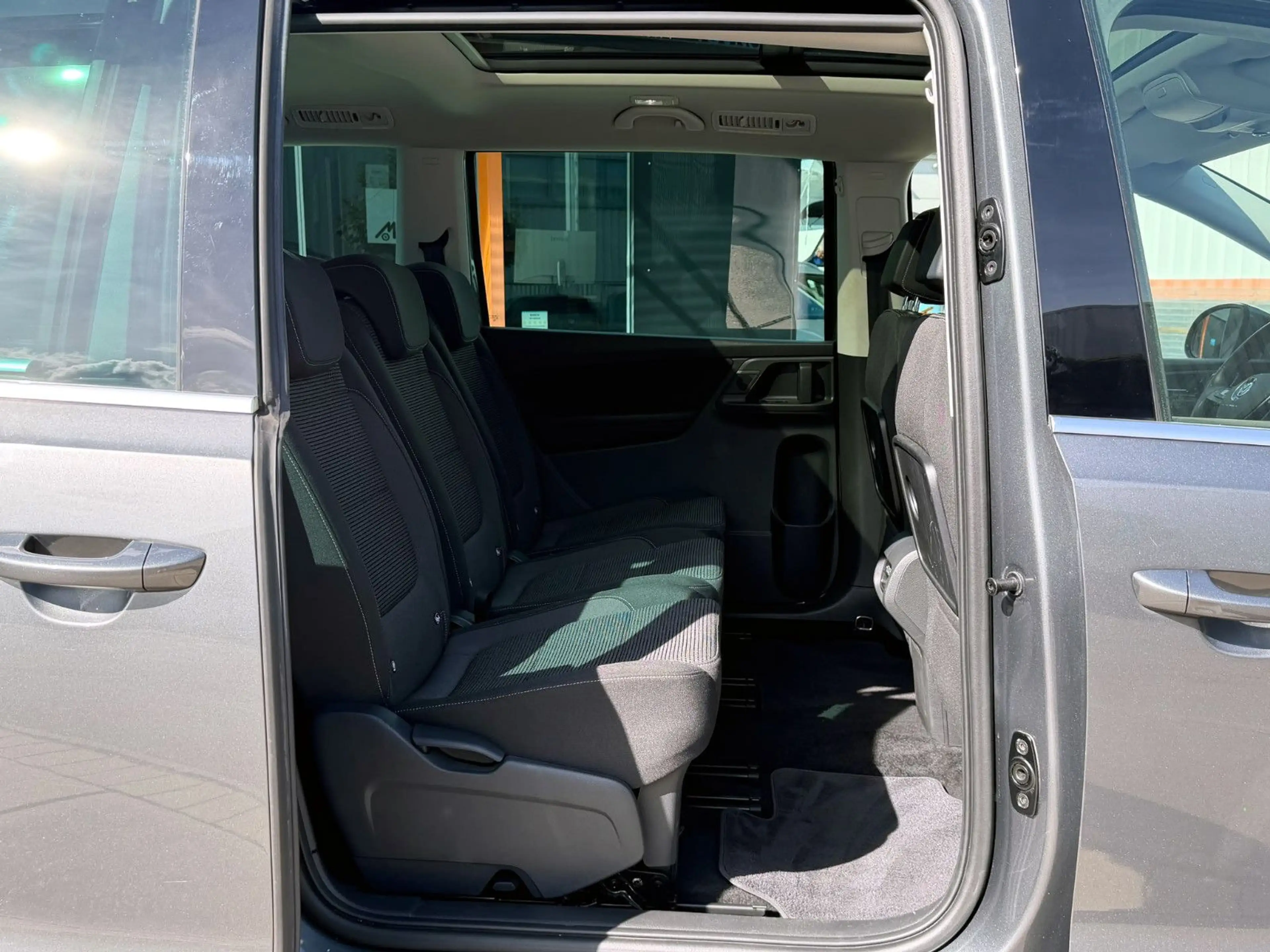 Volkswagen Sharan 1.4TSI Comfortline 7-Stz. ACC KAM AHK DCC — photo 14