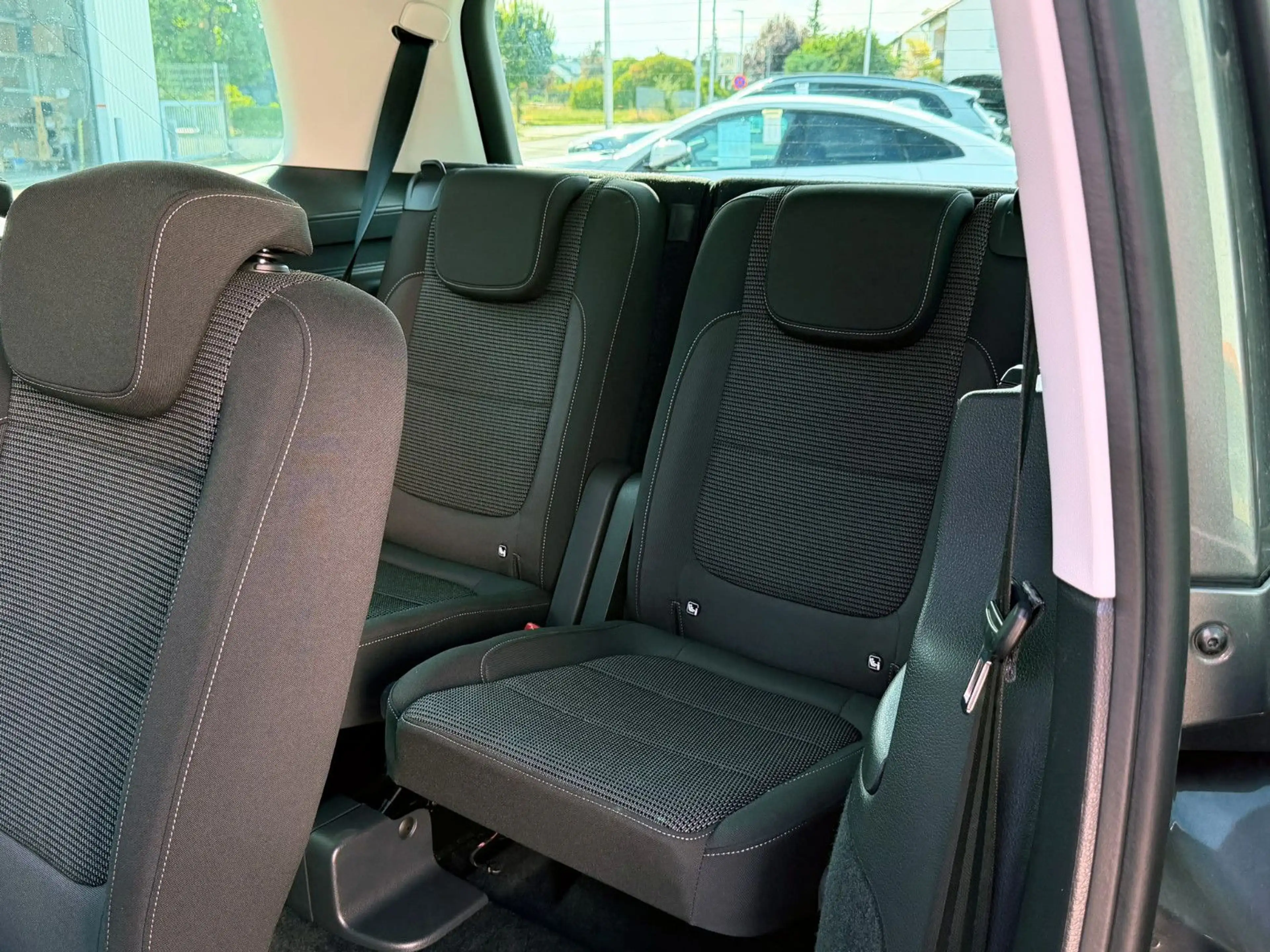 Volkswagen Sharan 1.4TSI Comfortline 7-Stz. ACC KAM AHK DCC — photo 12