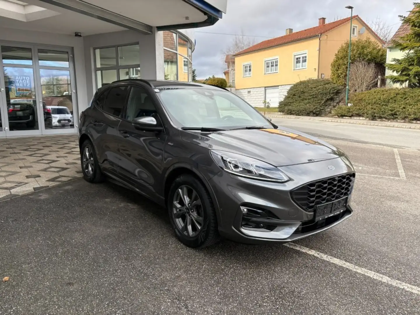 Ford Kuga ST-LINE X 2.0Ecoblue Grau - 2