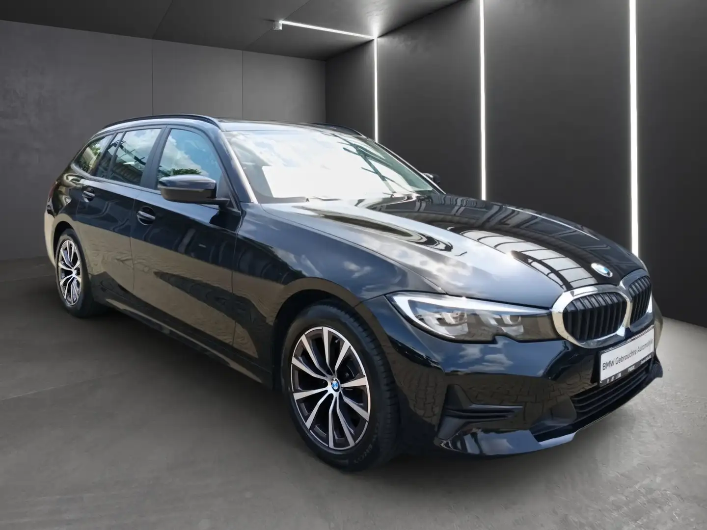 BMW 320 i Touring Advantage+LIVE COCKPIT PRO+17"ALU+PANORA Schwarz - 2