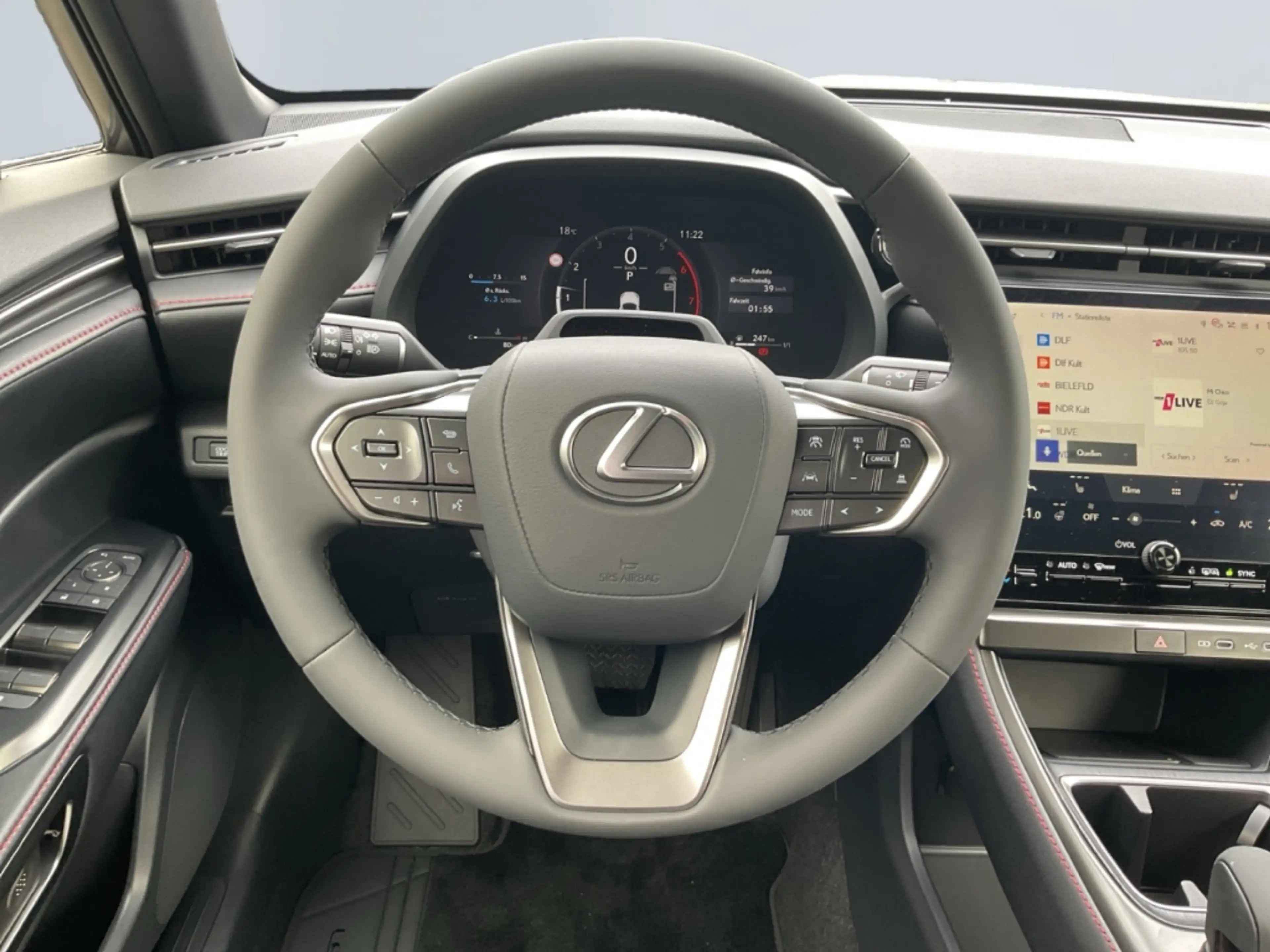 Lexus LBX FWD Elegant Black Edition LED Kamera SHZ PDC — photo 12