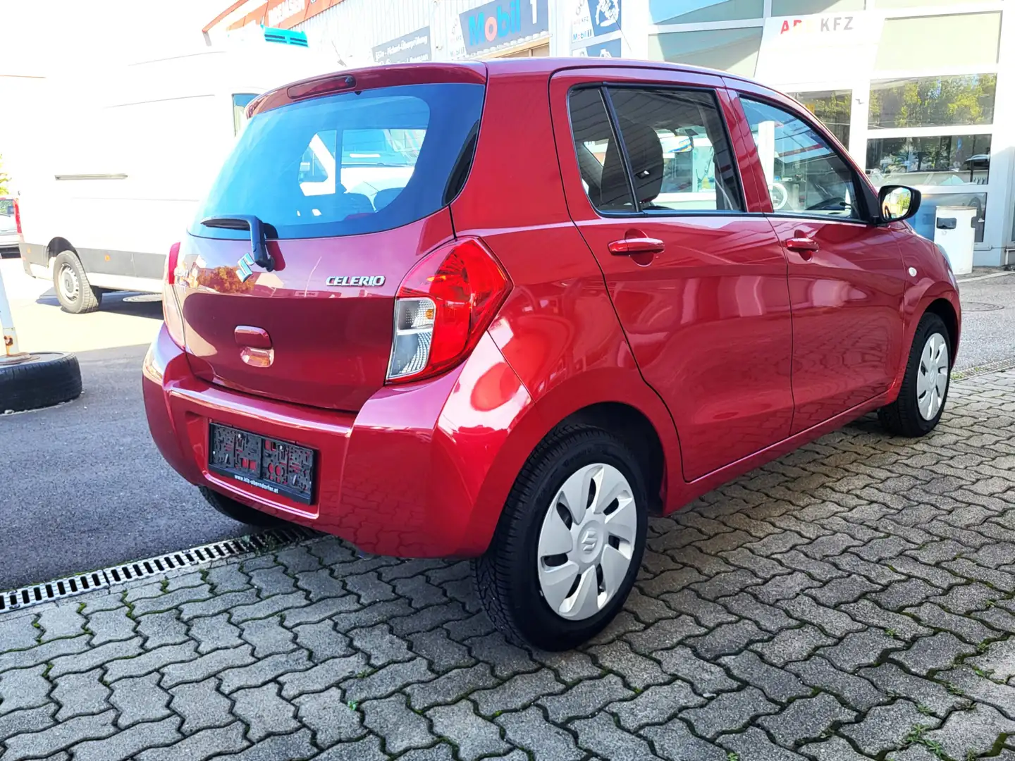 Suzuki Celerio Basis Rot - 2