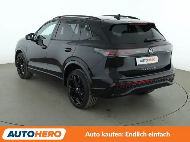Volkswagen Tiguan view 4