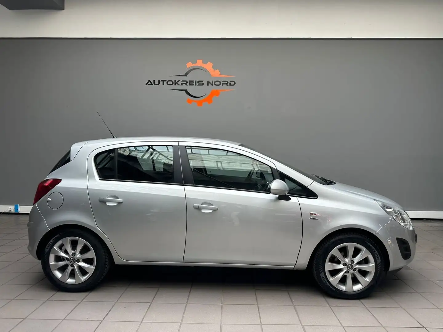 Opel Corsa D Active +HU NEU+KLIMA+TEMPOMAT+AHK+ Silber - 2