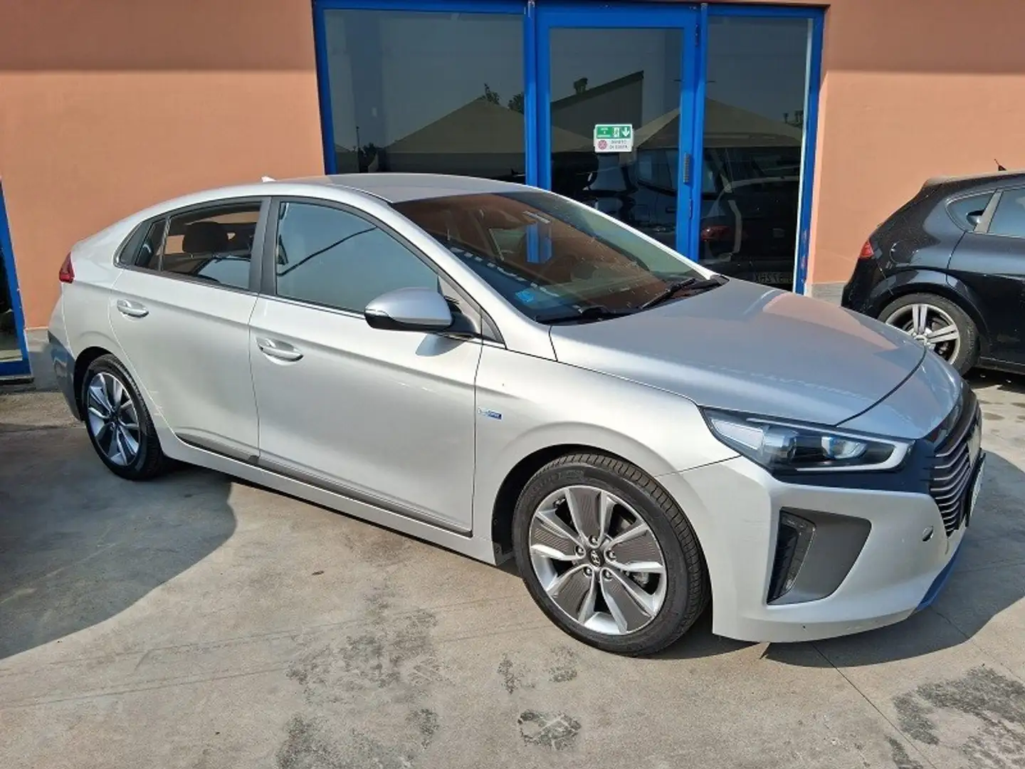 Hyundai IONIQ 1.6 Hybrid DCT Comfort Grigio - 1