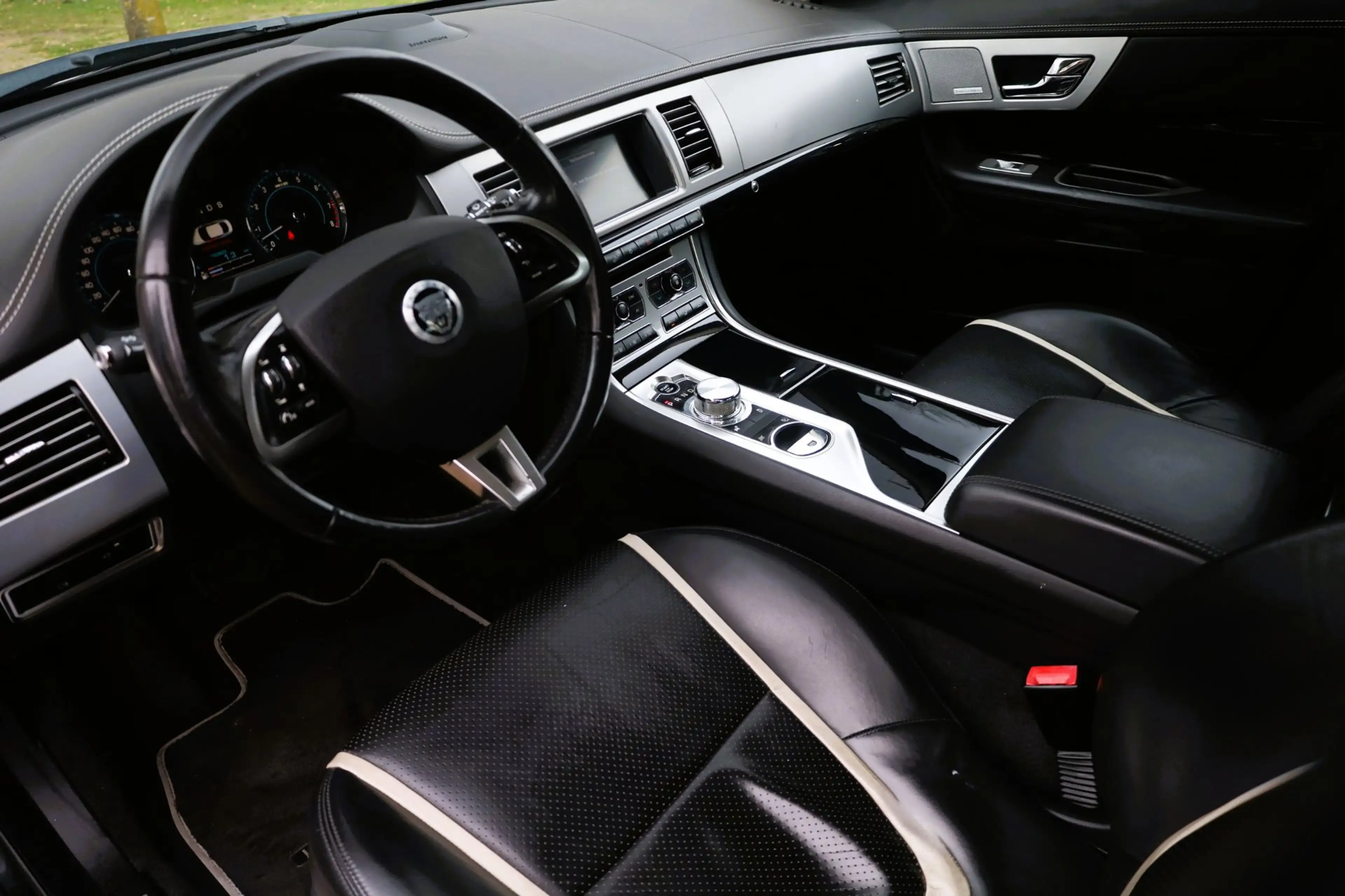 Jaguar XF 5.0 V8 385PK Aut. | Bowers & Wilkins | Alcantara h — photo 2