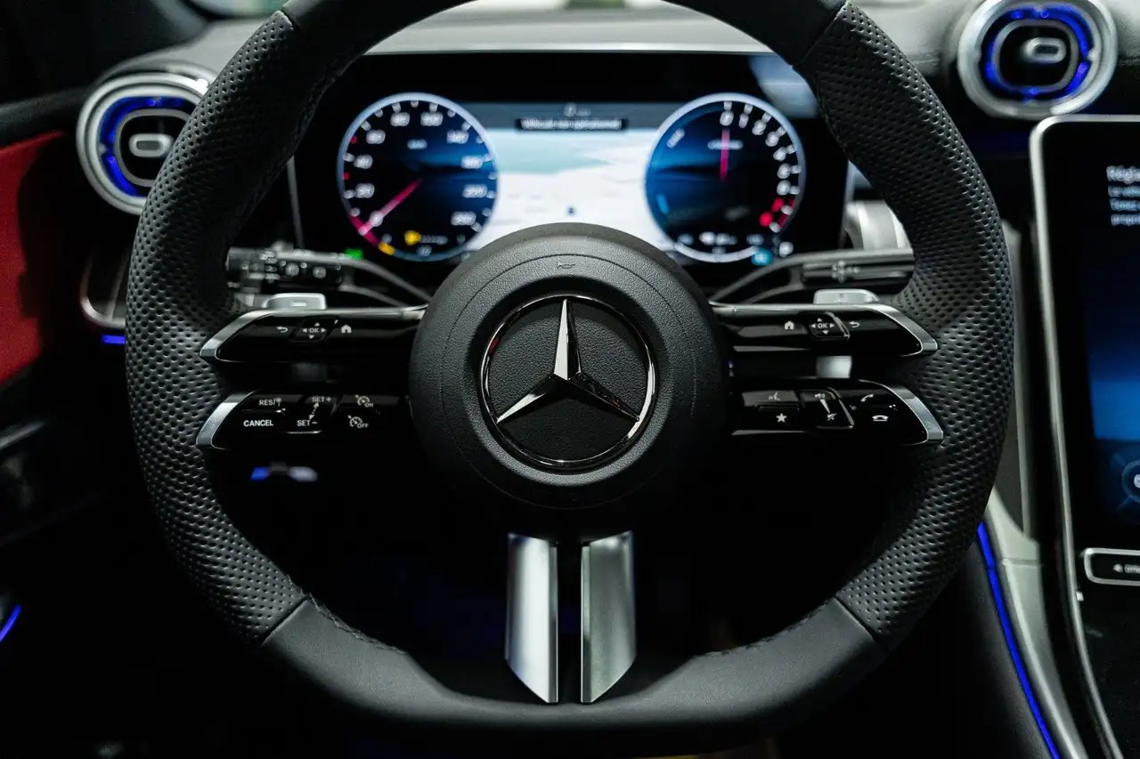 Mercedes-Benz GLC снимка Mercedes-Benz GLC