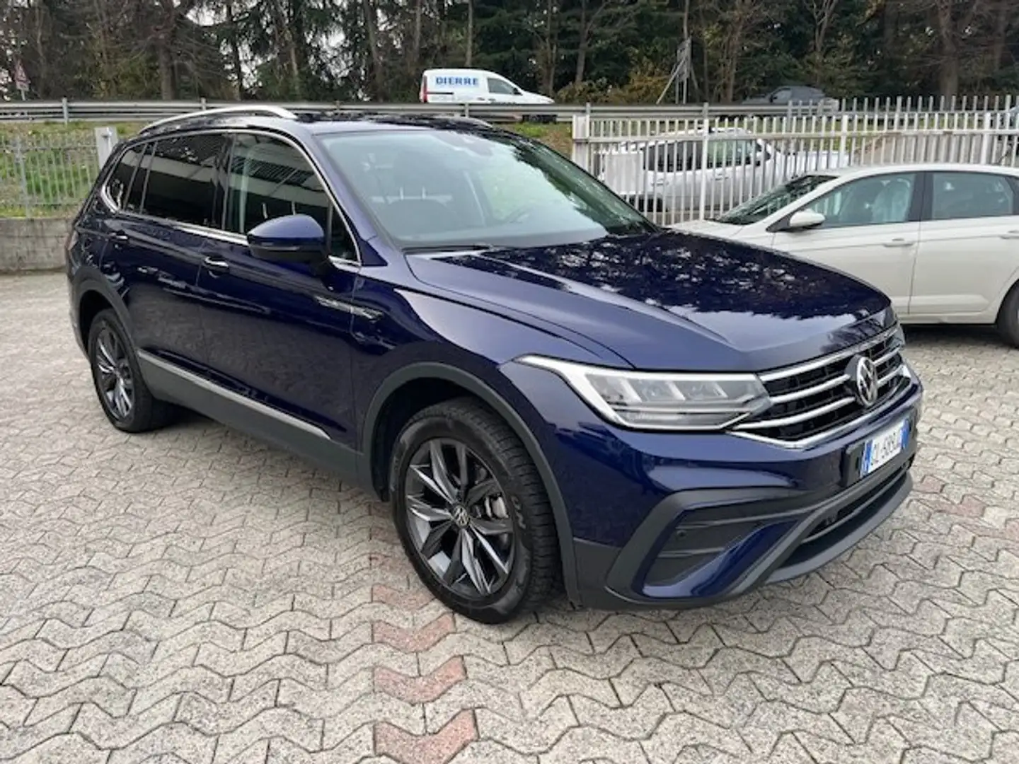 Volkswagen Tiguan Allspace 2.0 tdi Life 150cv dsg + "Tech Pack" Blu/Azzurro - 1