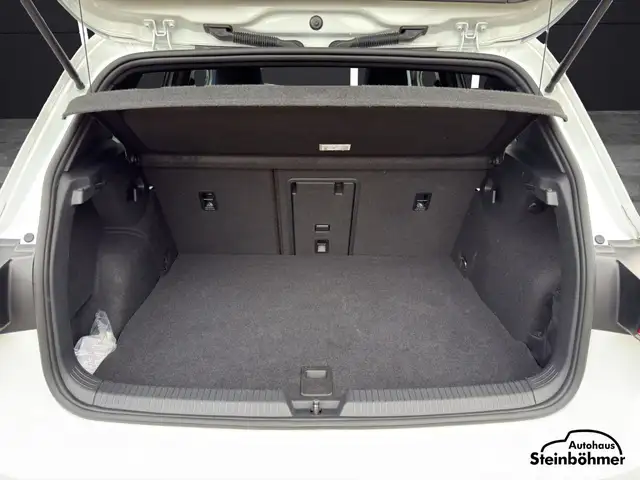 Volkswagen Golf view 6