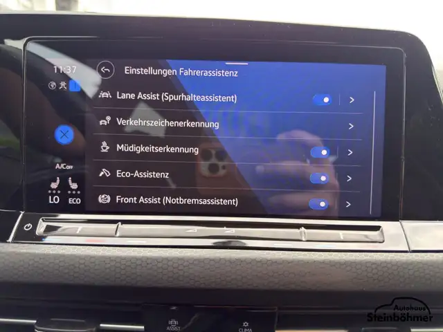 Volkswagen Golf view 23