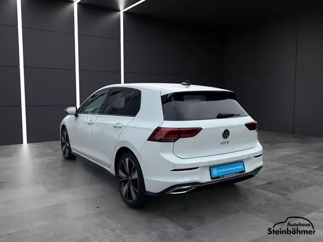 Volkswagen Golf view 4
