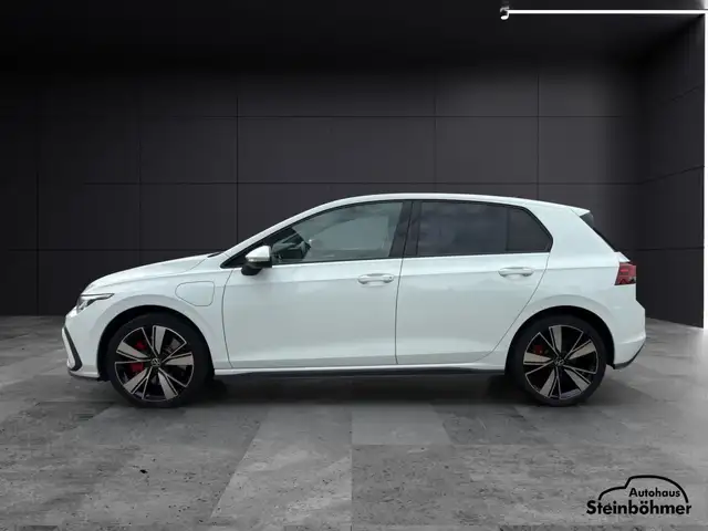 Volkswagen Golf view 3