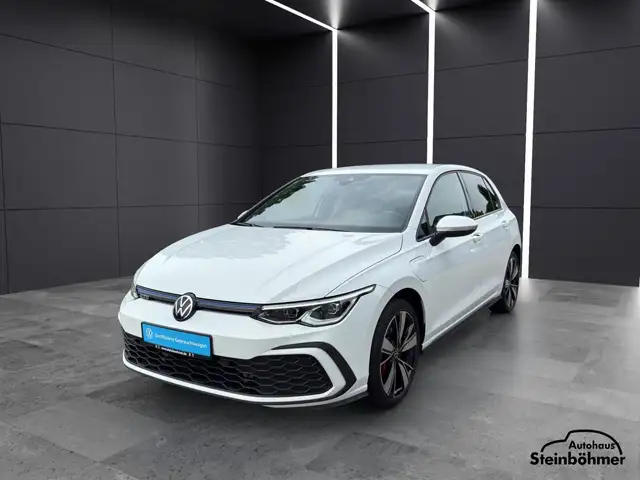 Volkswagen Golf view 2