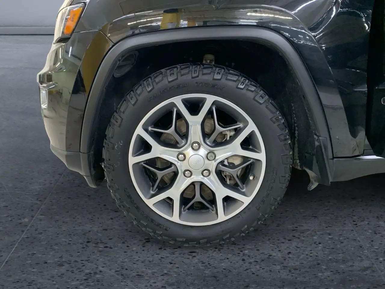 Jeep Grand Cherokee снимка Jeep Grand Cherokee