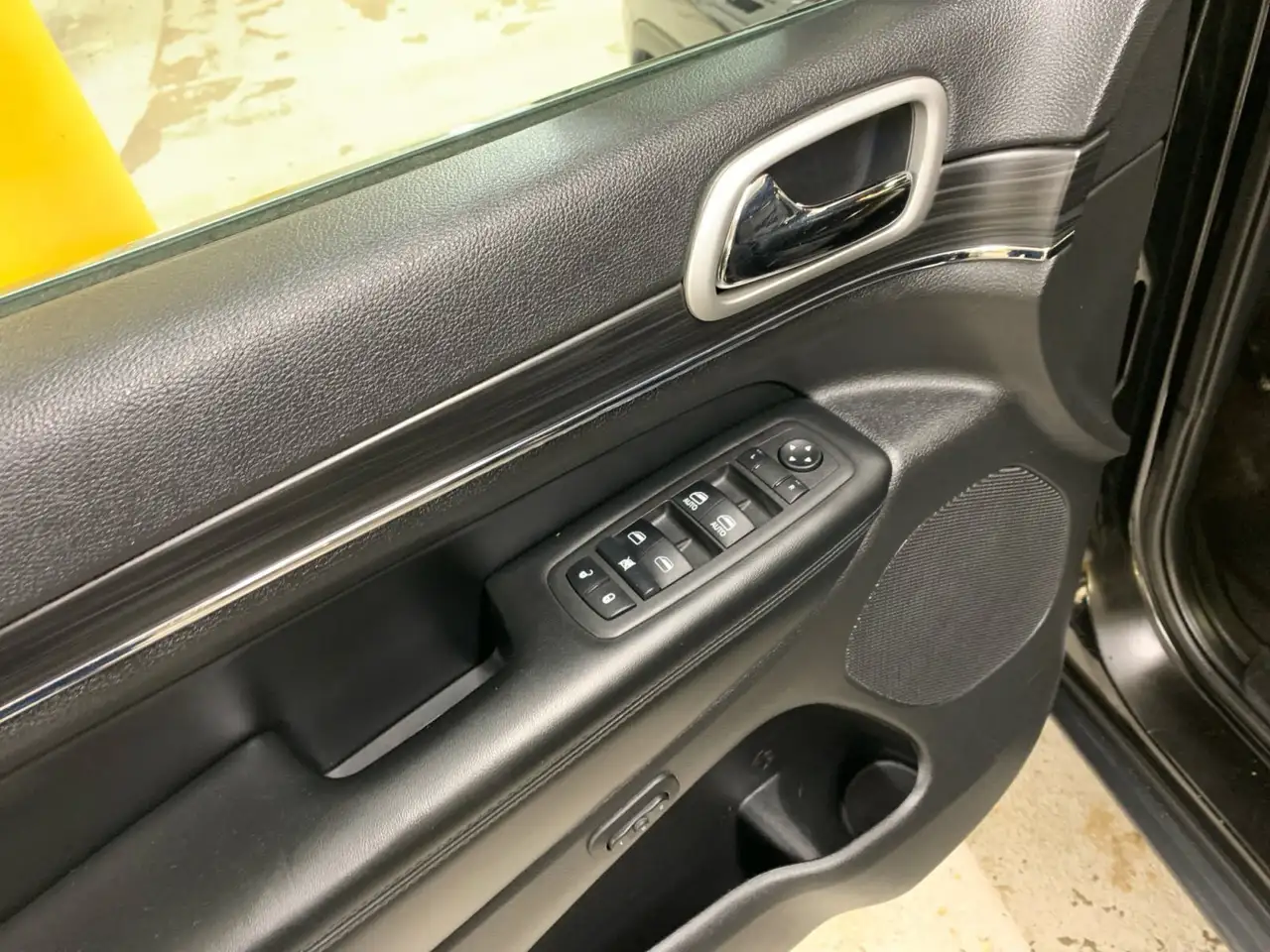 Jeep Grand Cherokee снимка Jeep Grand Cherokee