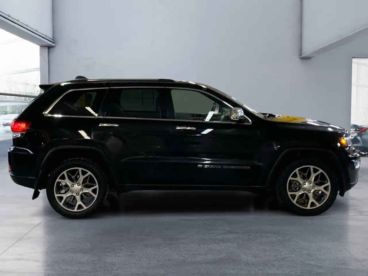 Jeep Grand Cherokee снимка Jeep Grand Cherokee