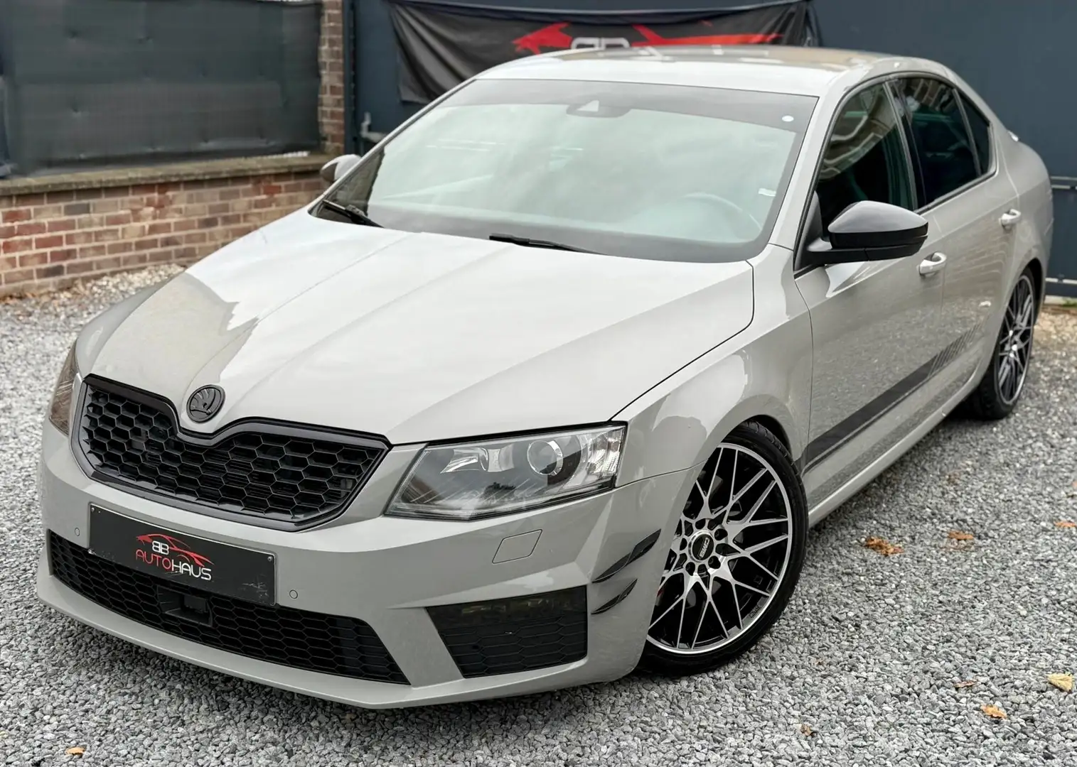 Skoda Octavia Octavia RS 2.0 TFSI RS230 DSG Grijs - 1
