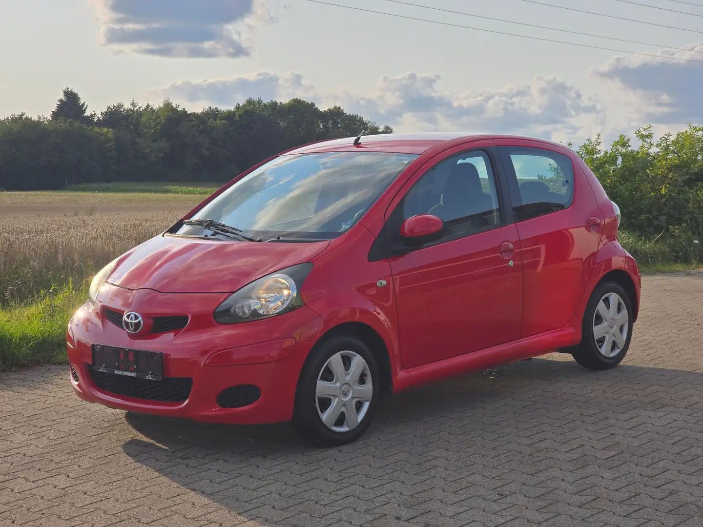 Toyota Aygo Cool Czerwony - 1