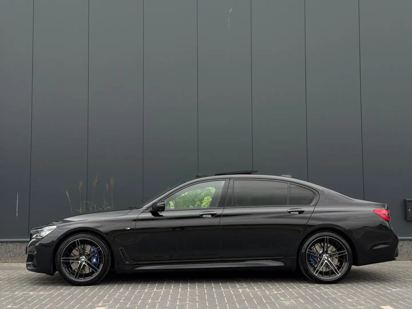 BMW 750 7-serie 750Li High Executive FULL PANO NAVI CAMERA Zwart - 2