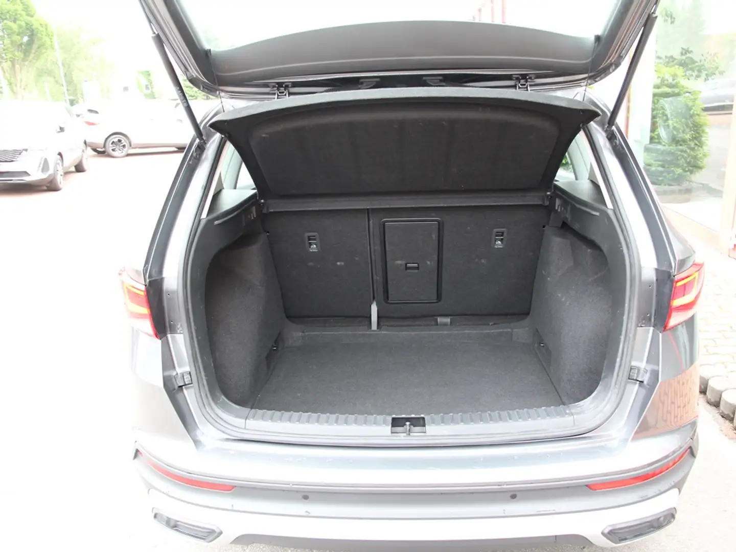 SEAT Ateca DSG Style VOLL-LED AdapTempomat NAVI CAM Grey - 2