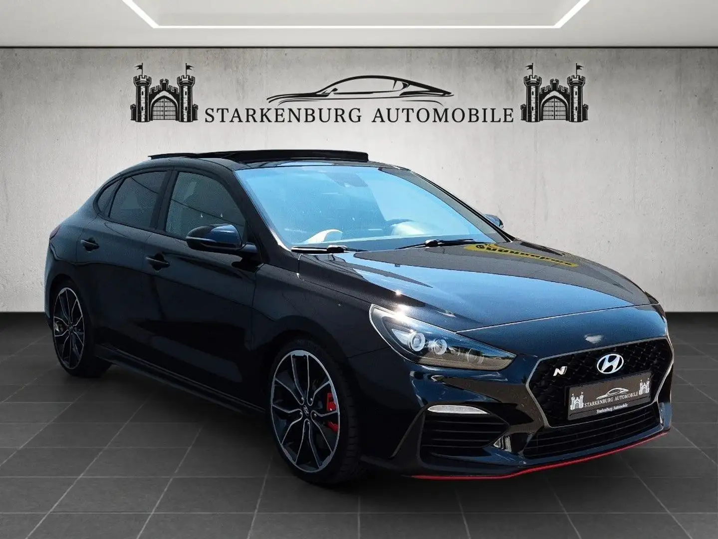 Hyundai i30 Fastback N Performance/1 Hand/Panorama/Navi Чёрный - 1