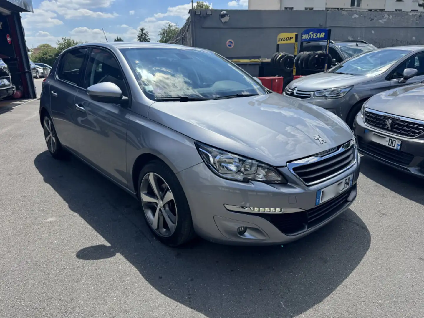 Peugeot 308 1.2 PURETECH 110CH ALLURE S\u0026S 5P 1ER MAIN Gris - 2