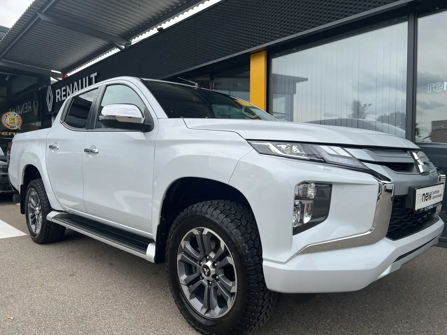 Mitsubishi L 200 4x4 2,2 AHK AT Bereifung Rollo White - 1