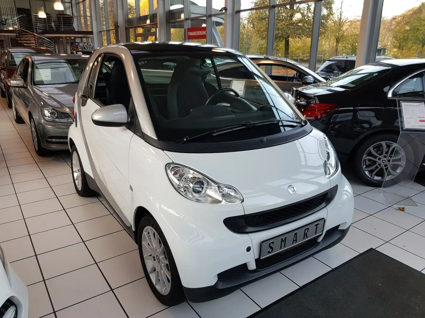 smart forTwo COUPE GLASDACH AUTOMATIK Weiß - 2
