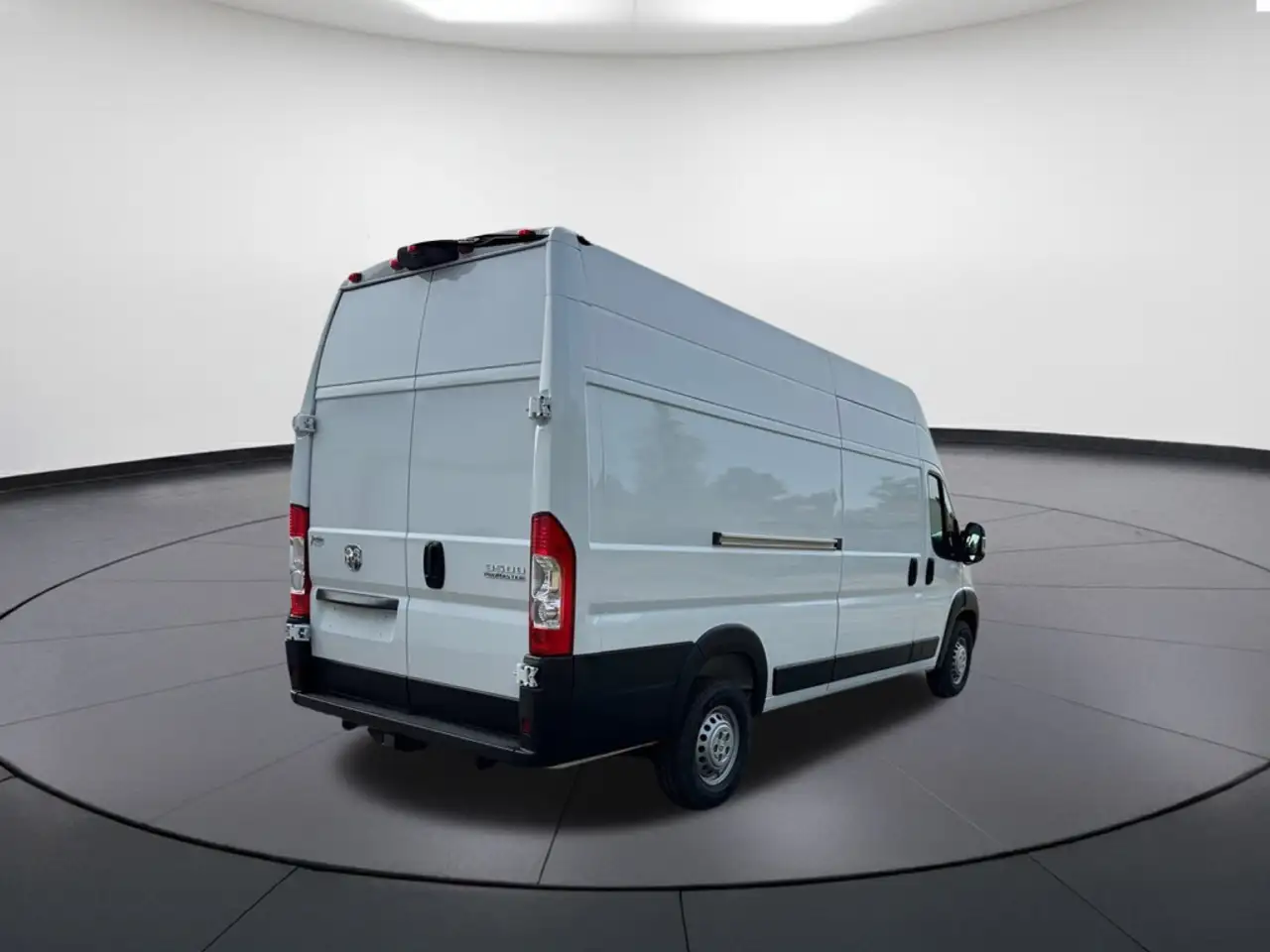 RAM ProMaster 3500 снимка RAM ProMaster 3500