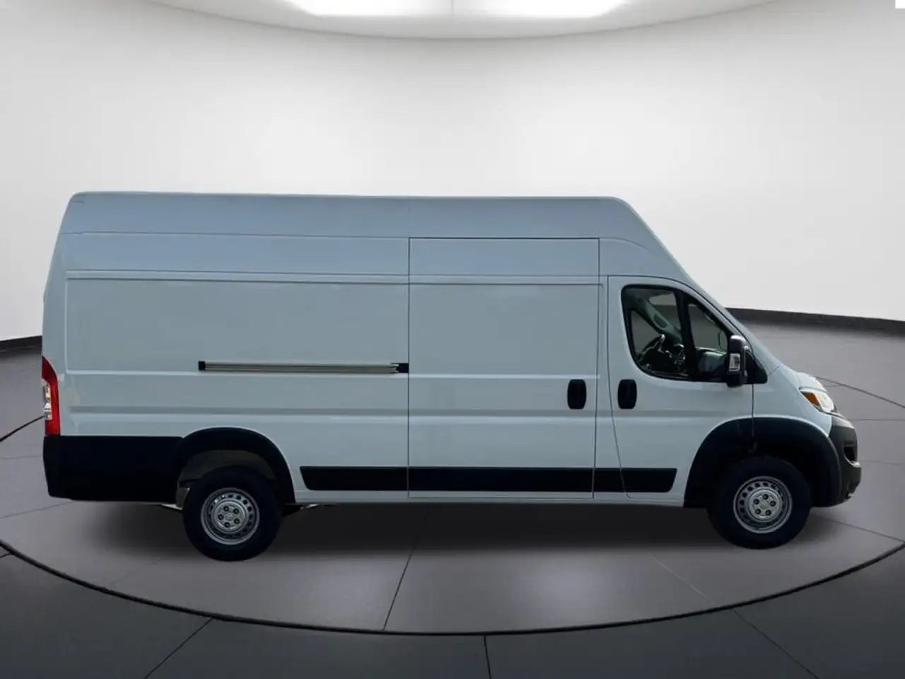RAM ProMaster 3500 снимка RAM ProMaster 3500