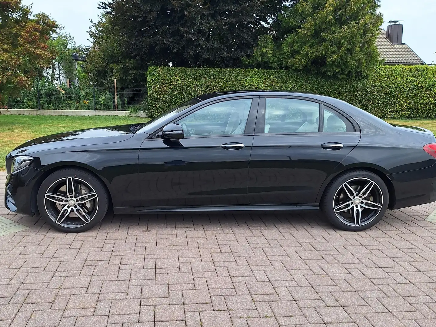 Mercedes-Benz E 350 E 350 d Avantgarde Aut. Avantgarde Noir - 2