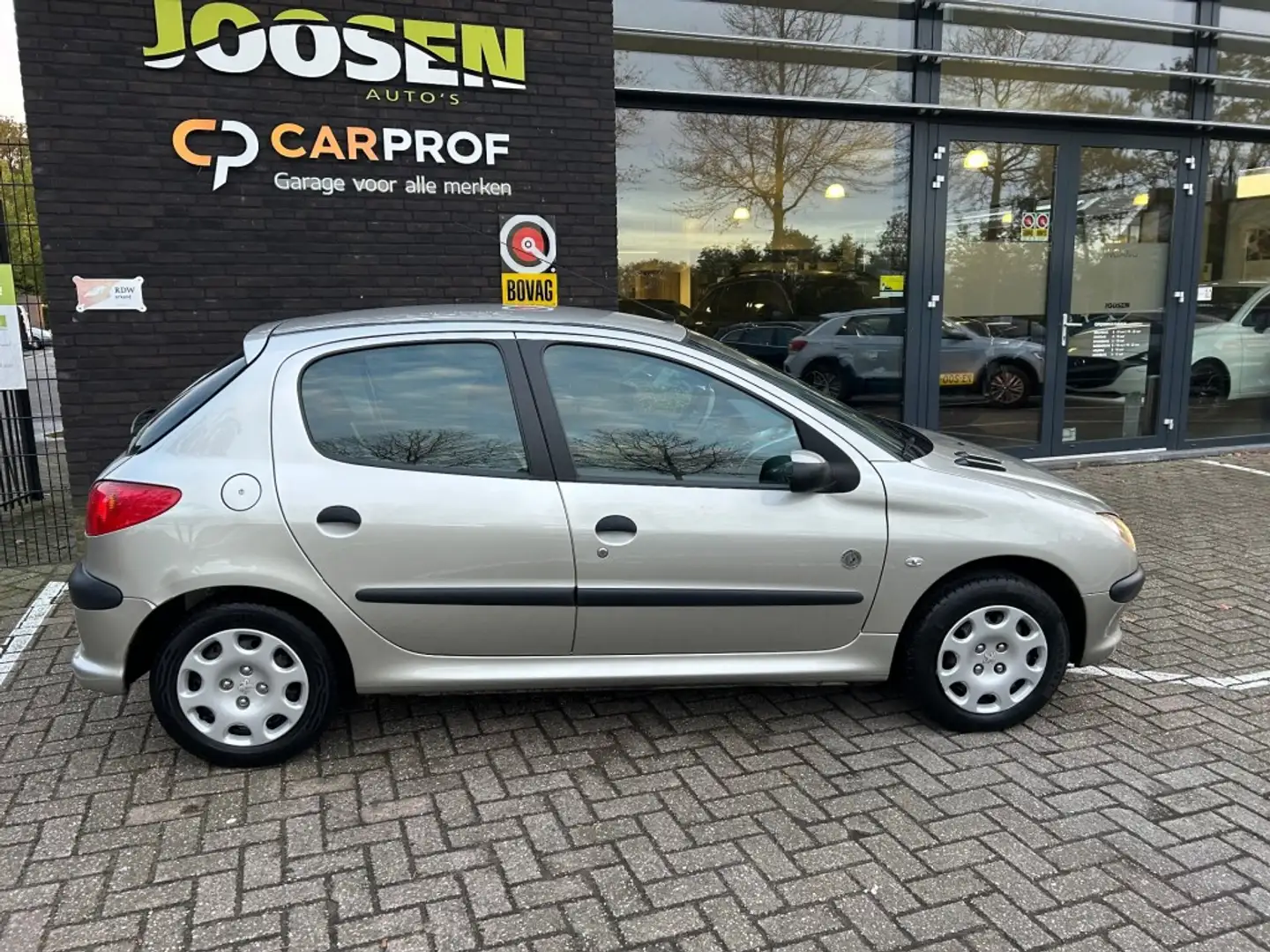 Peugeot 206 1.4 X-DESIGN Šedá - 2