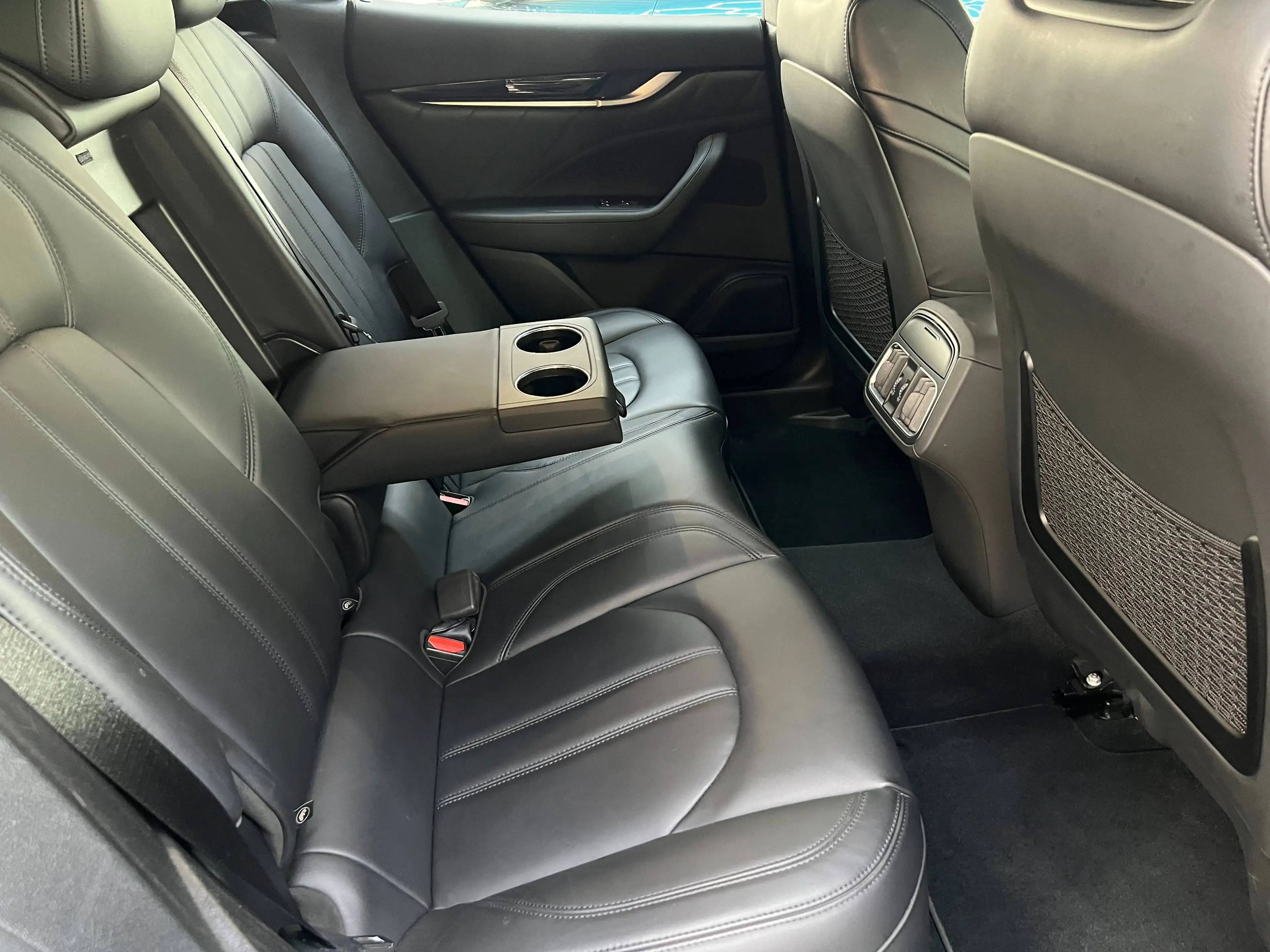 Maserati Levante 2.0 GT Sport Nerissimo Package / Camera + PDC / Apple CarPlay — photo 42