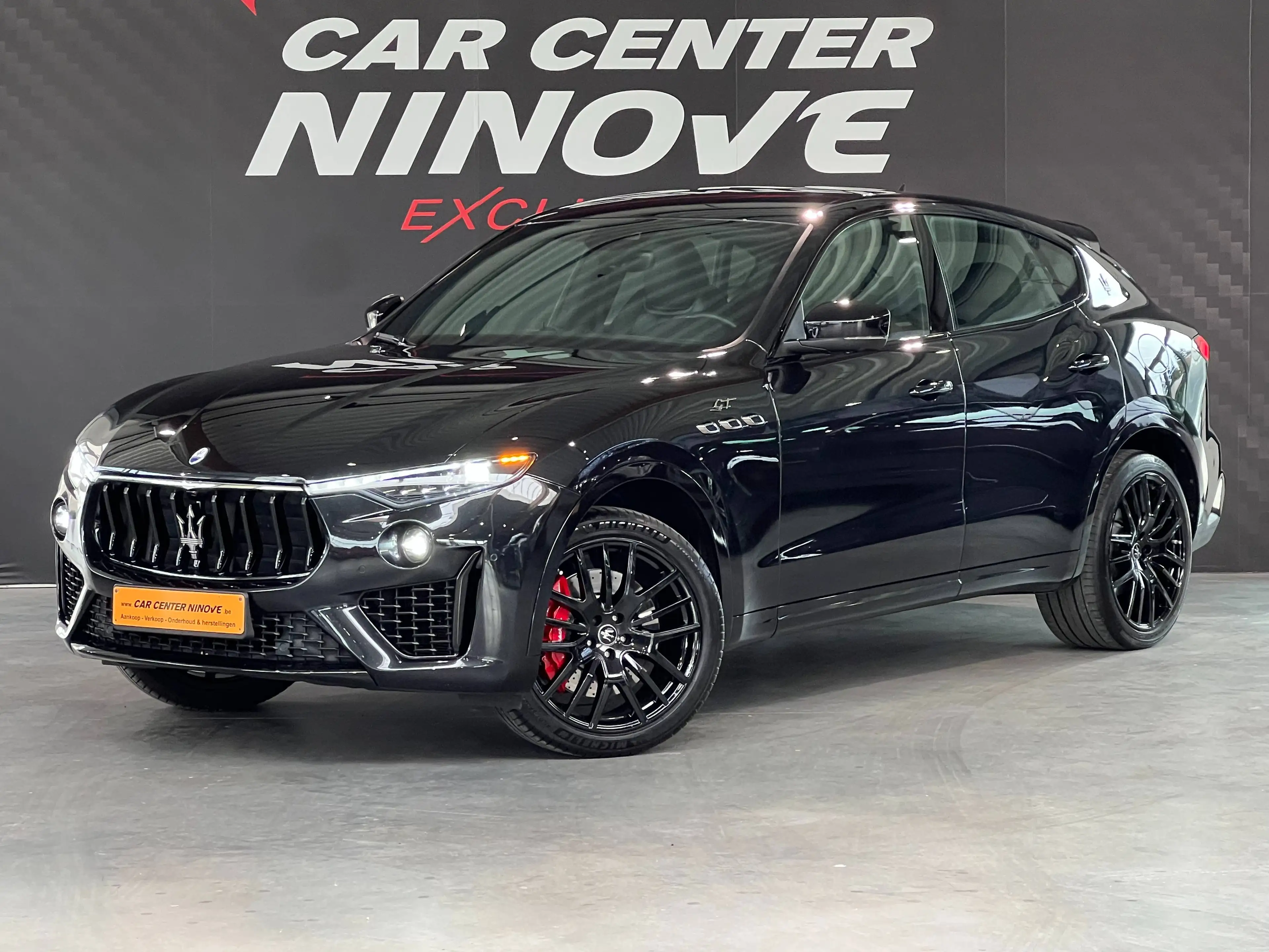 Maserati Levante 2.0 GT Sport Nerissimo Package / Camera + PDC / Apple CarPlay