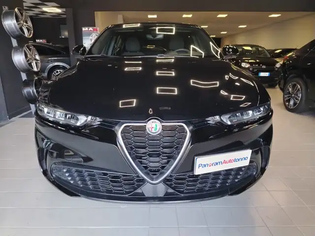 Alfa Romeo Tonale view 2