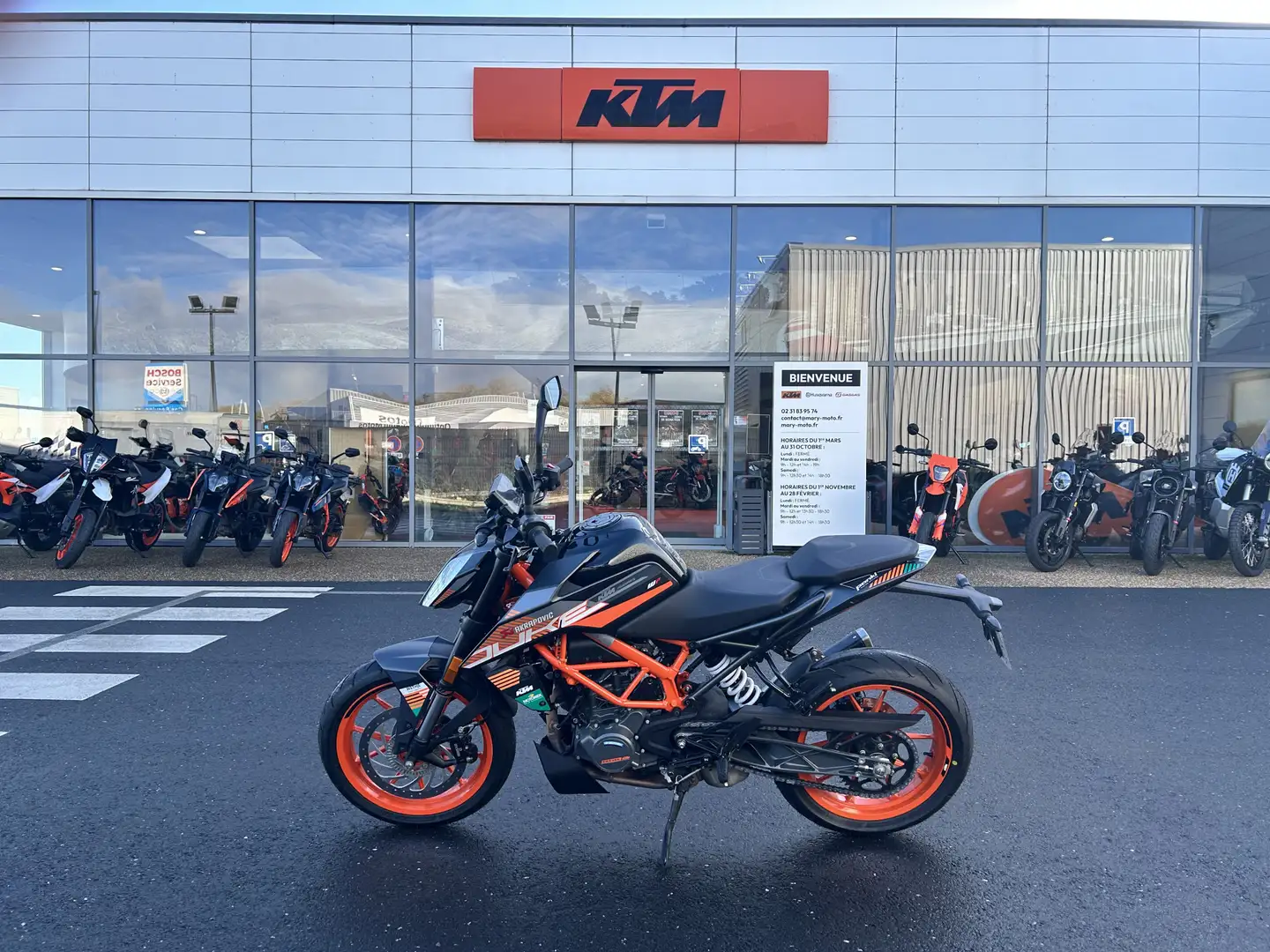 KTM 125 Duke Zwart - 1