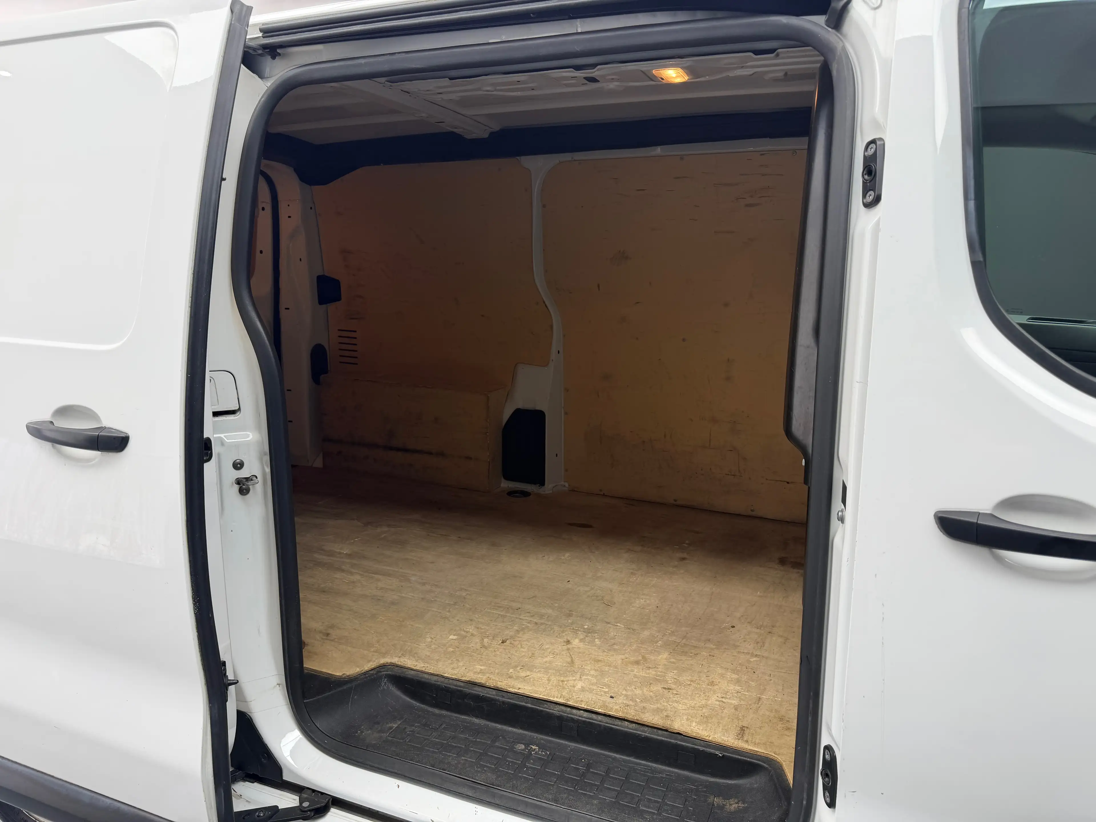 Peugeot Expert 2.0 BlueHDi * 1ER PROP + TVA + GARANTIE * — photo 9